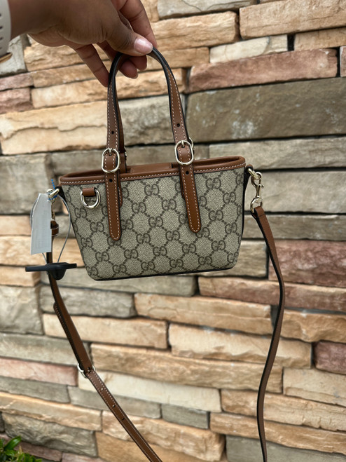 Vist Large View of Product Image Which is Used Gucci Small Leather Handbag
