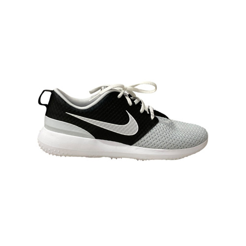Vist Large View of Product Image Which is Used Nike Performance Shoes 8