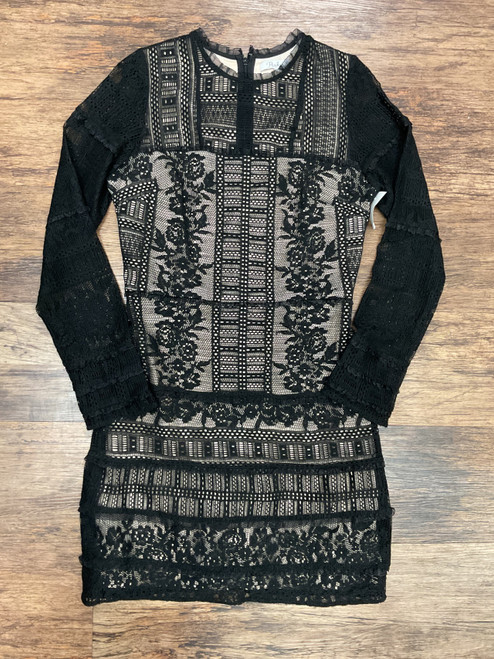 Vist Large View of Product Image Which is Used Parker Short Dress B S-4/6