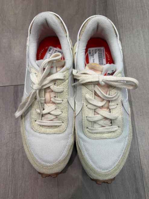 Vist Large View of Product Image Which is Used Nike Performance Shoes 7