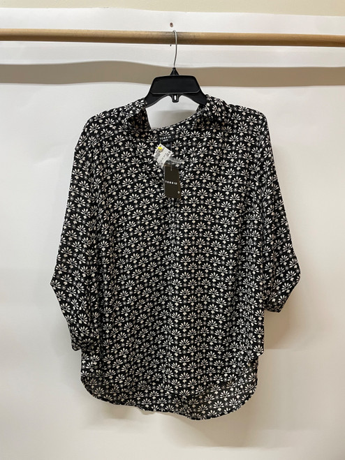 Vist Large View of Product Image Which is Used Torrid Short Sleeve Top 1X-18