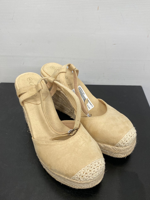 Vist Large View of Product Image Which is Used Unbranded High Heels 8