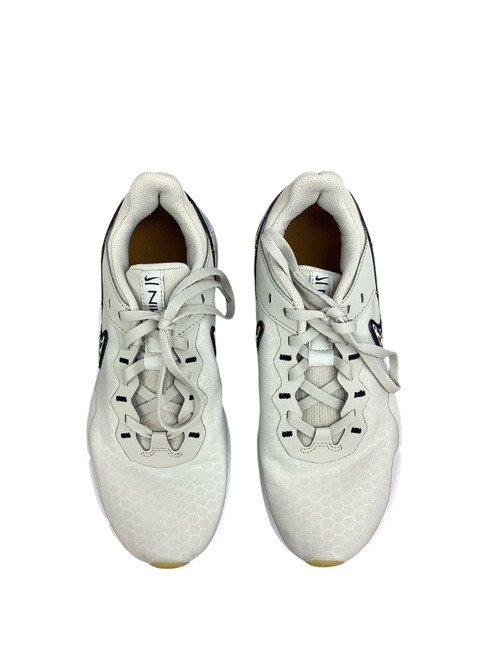 Vist Large View of Product Image Which is Used Nike Performance Shoes 8