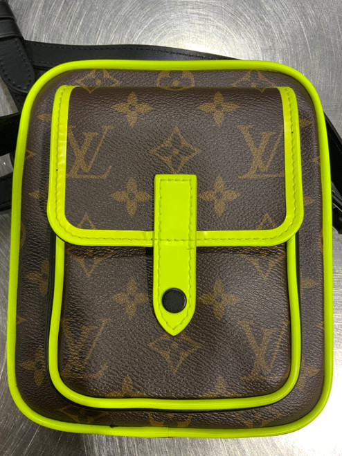Vist Large View of Product Image Which is Used Louis Vuitton Large Leather Handbag