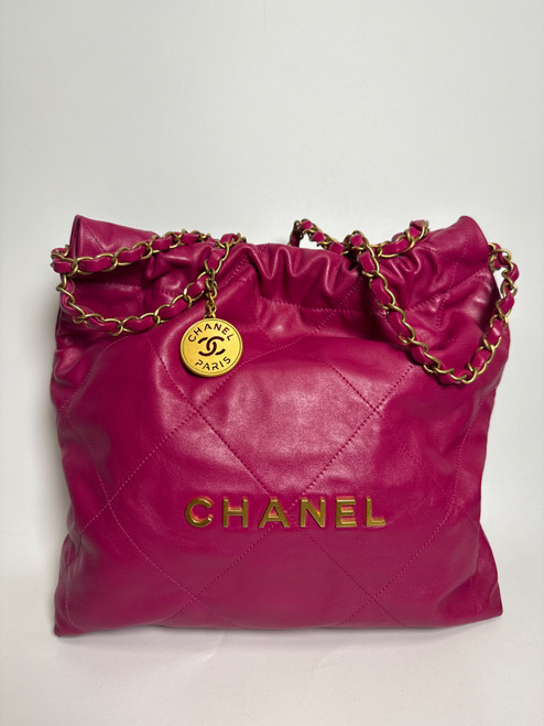 Vist Large View of Product Image Which is Used Chanel 22 Handbag