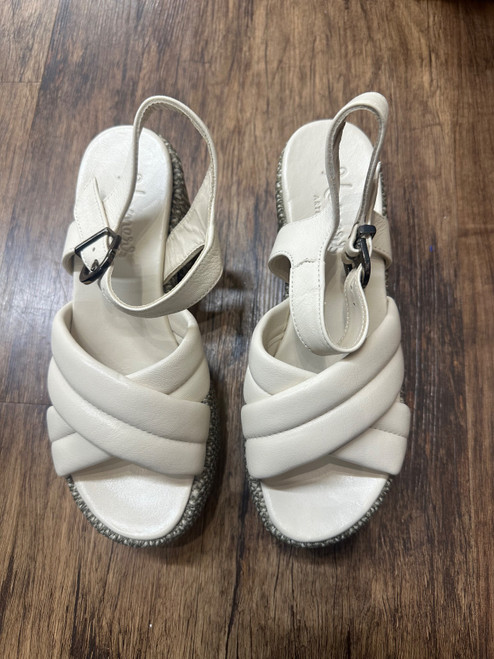 Vist Large View of Product Image Which is Used Unbranded Wedge Sandals 7.5