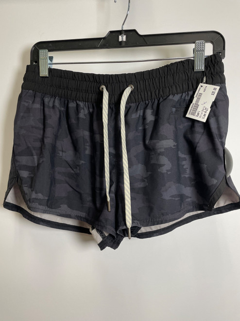 Vist Large View of Product Image Which is Used Vuori Active Shorts 4-27