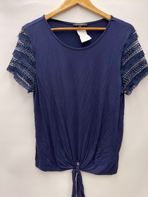Vist Large View of Product Image Which is Used Unbranded Short Sleeve Top L-12/14