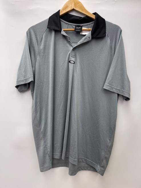 Vist Large View of Product Image Which is Used Oakley Mens Short Sleeve Top XL/17-17.5