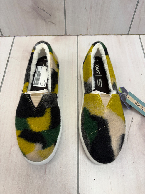 Vist Large View of Product Image Which is Used Toms Flats 7.5