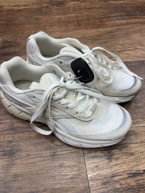 Vist Large View of Product Image Which is Used Reebok Casual Shoes 8
