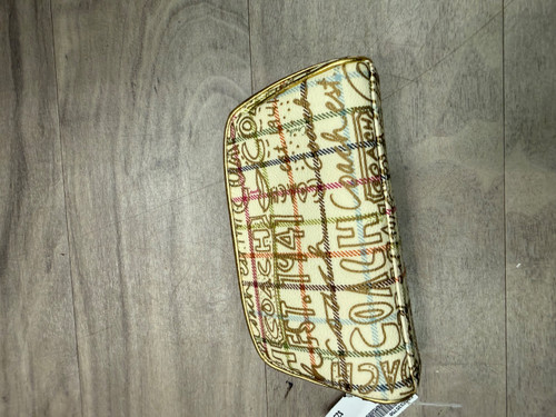 Vist Large View of Product Image Which is Used Coach Wristlet
