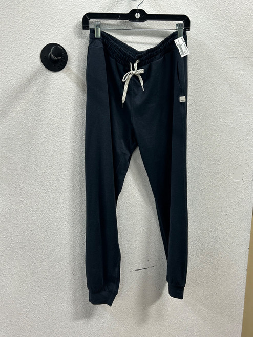 Vist Large View of Product Image Which is Used Vuori Active Pant M 8-10/28-30