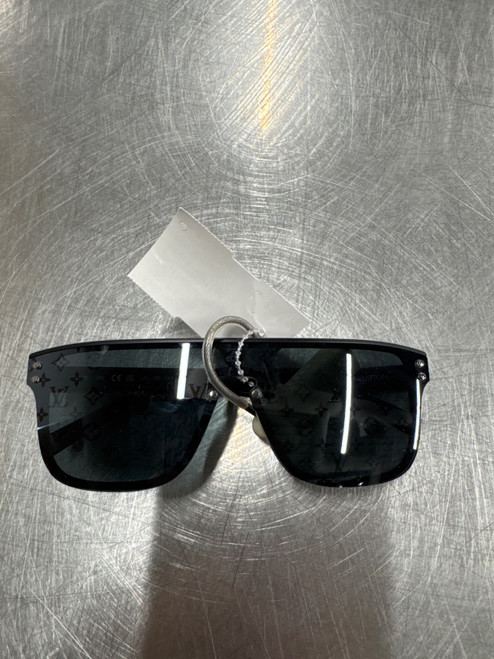Vist Large View of Product Image Which is Used Black Louis Vuitton Mens Sunglasses