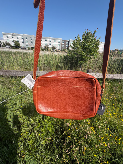 Vist Large View of Product Image Which is Used Unbranded Large Leather Handbag