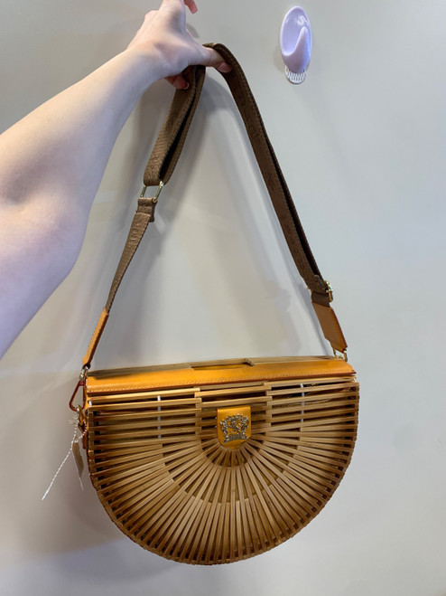 Vist Large View of Product Image Which is Used Unbranded Large Handbag