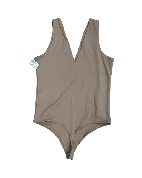 Vist Large View of Product Image Which is Used Unbranded Sleeveless Top L-12/14