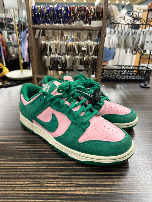 Vist Large View of Product Image Which is Used Nike Performance Shoes 10
