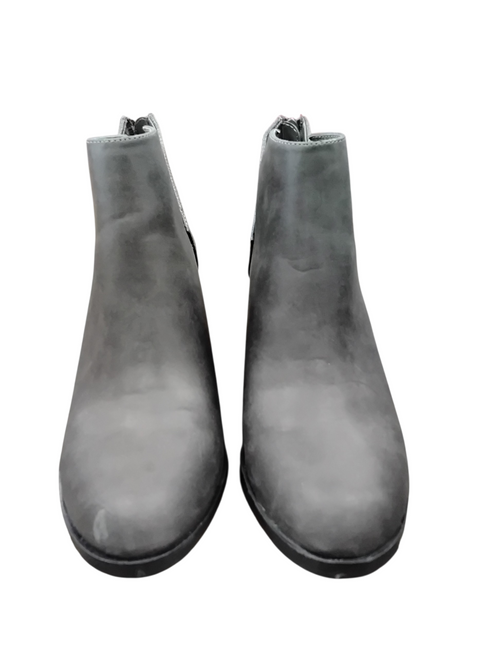 Vist Large View of Product Image Which is Used Simply Vera Wang Ankle Boots 8