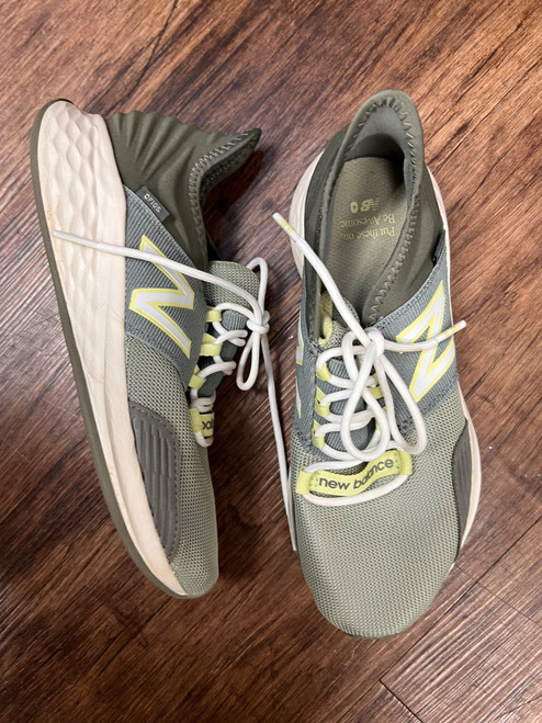 Vist Large View of Product Image Which is Used New Balance Performance Shoes 6