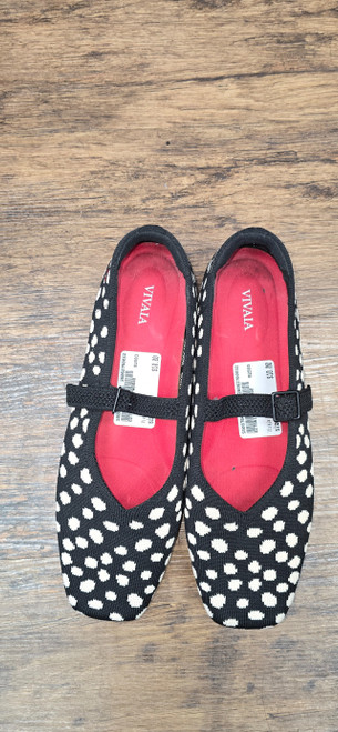 Vist Large View of Product Image Which is Used Vivaia Flats 10
