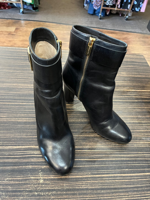 Vist Large View of Product Image Which is Used Michael Michael Kors Ankle Boots 8