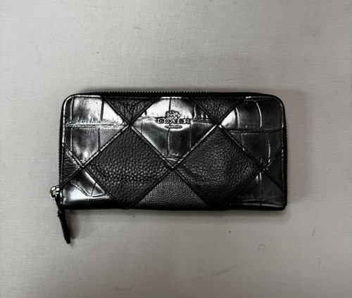 Vist Large View of Product Image Which is Used Coach Leather Wallet
