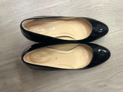 Vist Large View of Product Image Which is Used Clarks High Heels 8.5