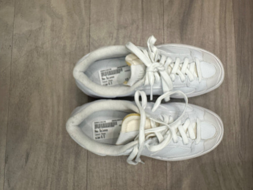 Vist Large View of Product Image Which is Used New Balance Casual Shoes 6.5