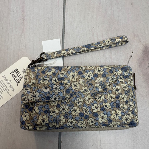 Vist Large View of Product Image Which is Used Unbranded Wristlet