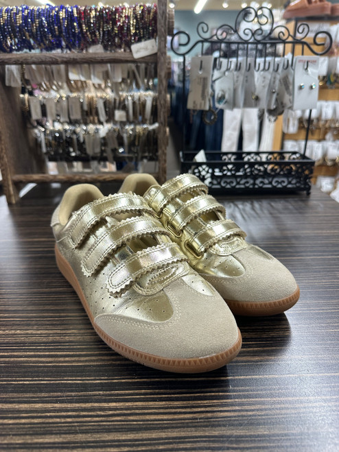 Vist Large View of Product Image Which is Used Steve Madden Casual Shoes 9