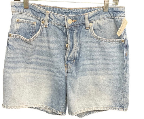 Vist Large View of Product Image Which is Used H & M Shorts 8-29