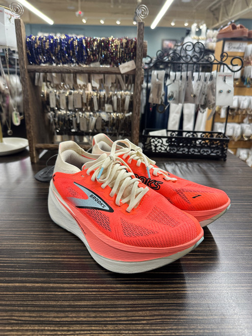 Vist Large View of Product Image Which is Used Brooks Performance Shoes 8.5