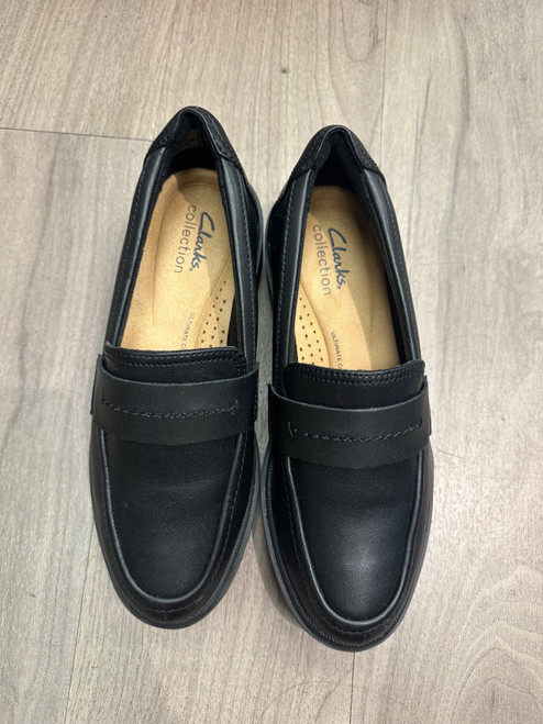 Vist Large View of Product Image Which is Used Clarks Flats 6.5