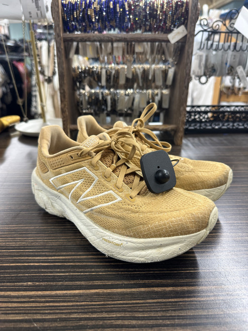 Vist Large View of Product Image Which is Used New Balance Performance Shoes 5.5