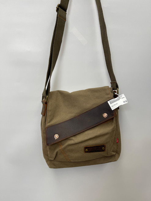 Vist Large View of Product Image Which is Used Unbranded Mens Bag