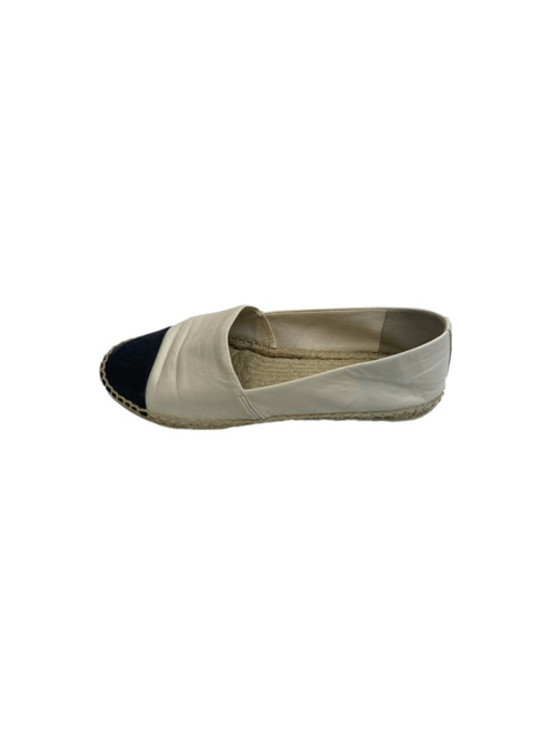 Vist Large View of Product Image Which is Used Tory Burch Flats 9