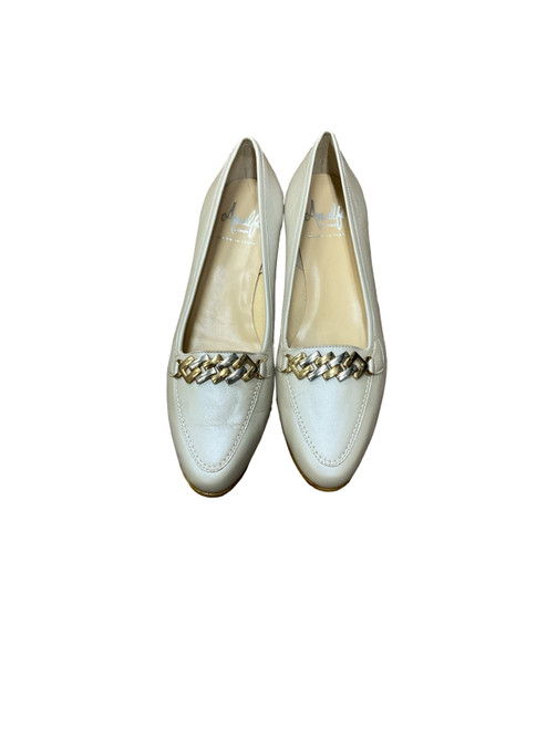 Vist Large View of Product Image Which is Used Amalfi By Ragoni Flats 7.5