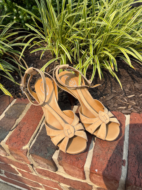 Vist Large View of Product Image Which is Used Tod’s High Heels