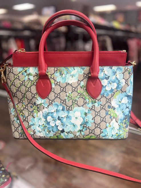 Vist Large View of Product Image Which is Used Gucci blooms bag