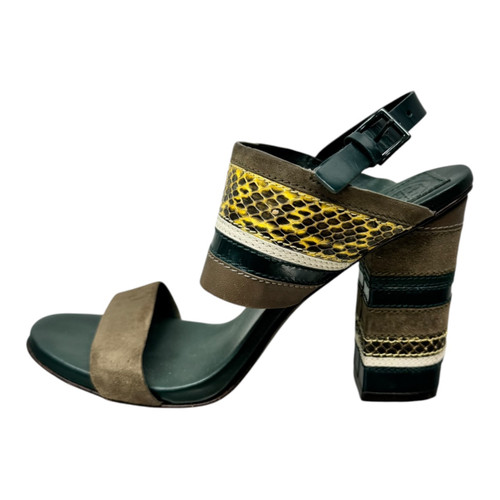 Vist Large View of Product Image Which is Used Tory Burch Low Heels 7.5