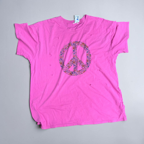 Vist Large View of Product Image Which is Used Easel T-Shirt S-4/6