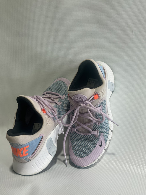 Vist Large View of Product Image Which is Used Nike Performance Shoes 7