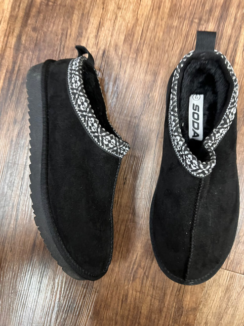 Vist Large View of Product Image Which is Used Unbranded Casual Shoes 9