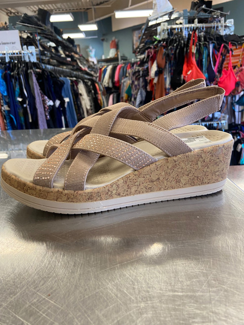 Vist Large View of Product Image Which is Used Unbranded Wedge Sandals 12