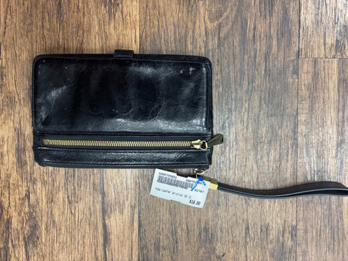 Vist Large View of Product Image Which is Used Hobo Leather Wristlet
