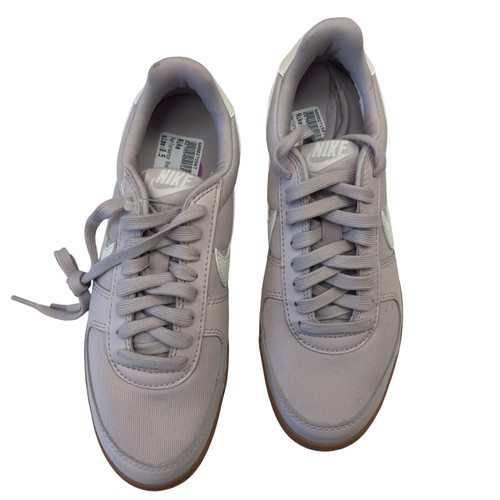 Vist Large View of Product Image Which is Used Nike Performance Shoes 8.5