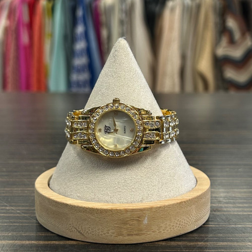 Vist Large View of Product Image Which is Used Elizabeth James Watch (not-ticking) 