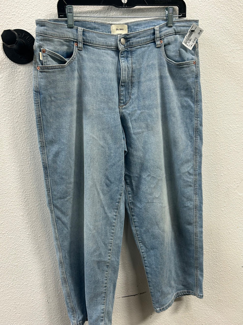 Vist Large View of Product Image Which is Used Dl (Dl1961) Denim L 12-14/31-32