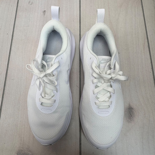 Vist Large View of Product Image Which is Used Nike Performance Shoes 9